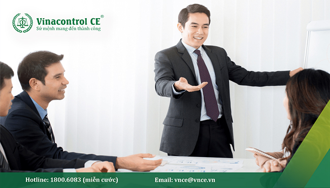 Lãnh đạo cao nhất có vai trò đảm bảo các cam kết bảo vệ môi trường được tích hợp vào chiến lược và hoạt động của tổ chức